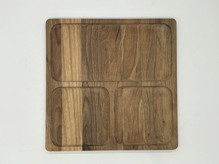 <tc>Cutting board</tc> with walnut compartments 30x30 cm